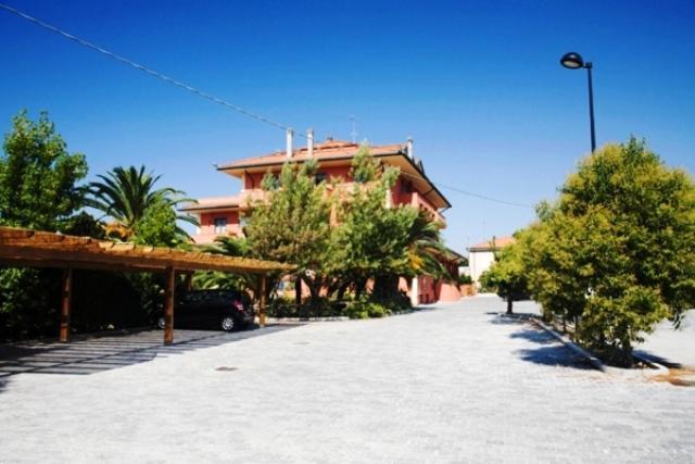 Hotel Le Rotonde Massaciuccoli ภายนอก รูปภาพ