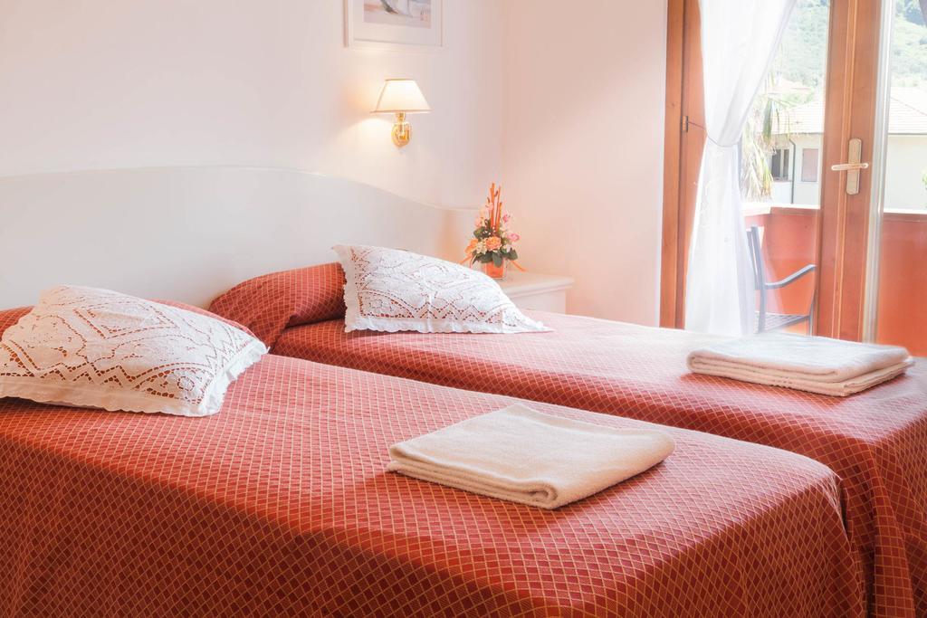 Hotel Le Rotonde Massaciuccoli ภายนอก รูปภาพ