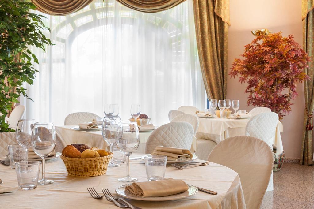 Hotel Le Rotonde Massaciuccoli ภายนอก รูปภาพ