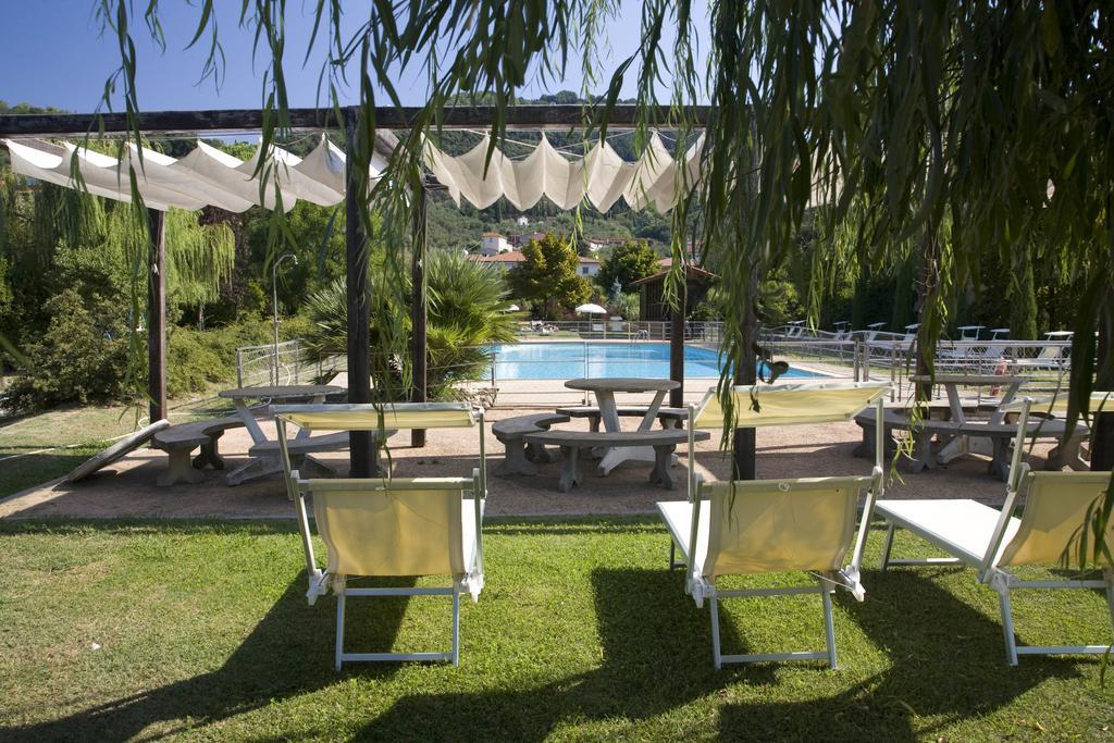 Hotel Le Rotonde Massaciuccoli ภายนอก รูปภาพ