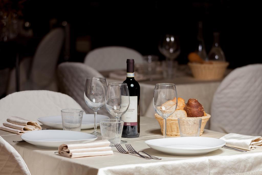 Hotel Le Rotonde Massaciuccoli ภายนอก รูปภาพ