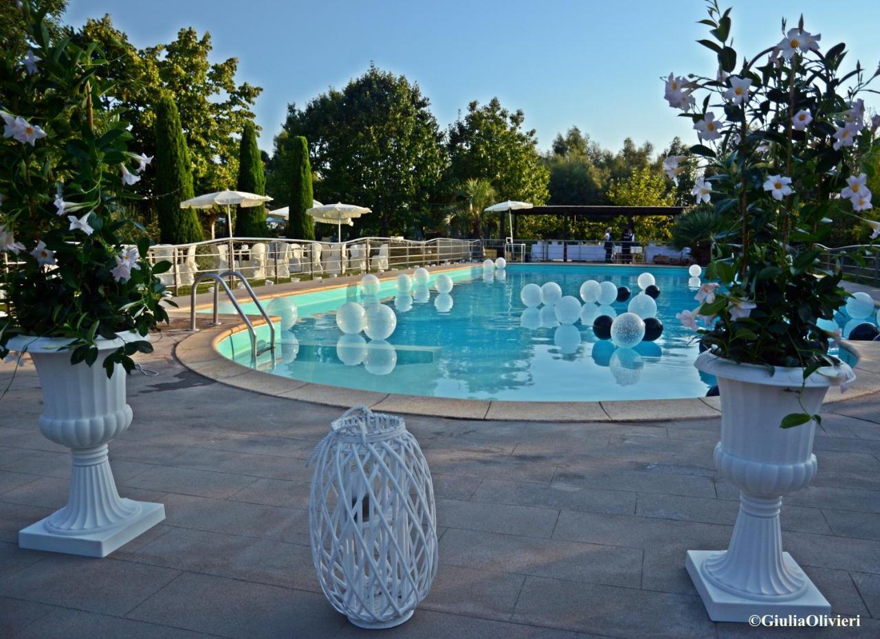 Hotel Le Rotonde Massaciuccoli ภายนอก รูปภาพ